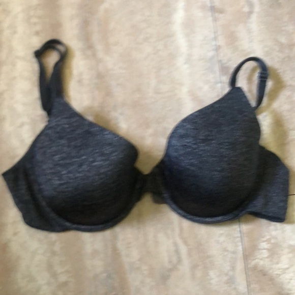 Victoria’s Secrete Bra Bundle - Picture 2 of 8